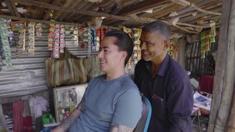 Acupressure Indian Street Barber Head Massage On The Quiet Roadside