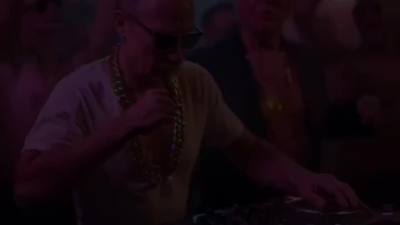 Putin throws a party, Trump goes wild!