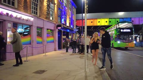 INSANE British Walking Nightlife Tour — You Won’t Believe This! 🇬🇧🔥