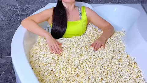 From Small To Really Giant Pop Corn #katebrush #funny #shorts