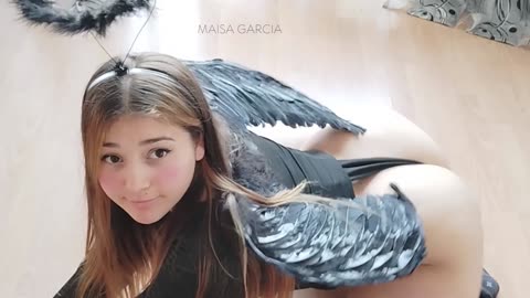 ASMR ANGEL TWERKING | Mai