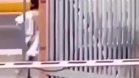 Patient Frantically Escapes from Hospital When He Realizes They Wanted To Take His Organs