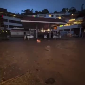 Breaking: MUDSLIDE in Pacific Palisades ~ The fire burnt areas are liquified