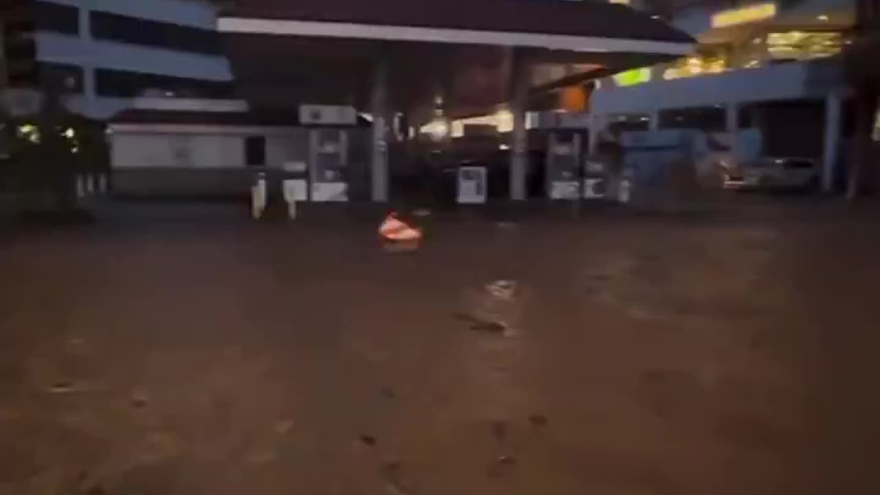 Breaking: MUDSLIDE in Pacific Palisades ~ The fire burnt areas are liquified