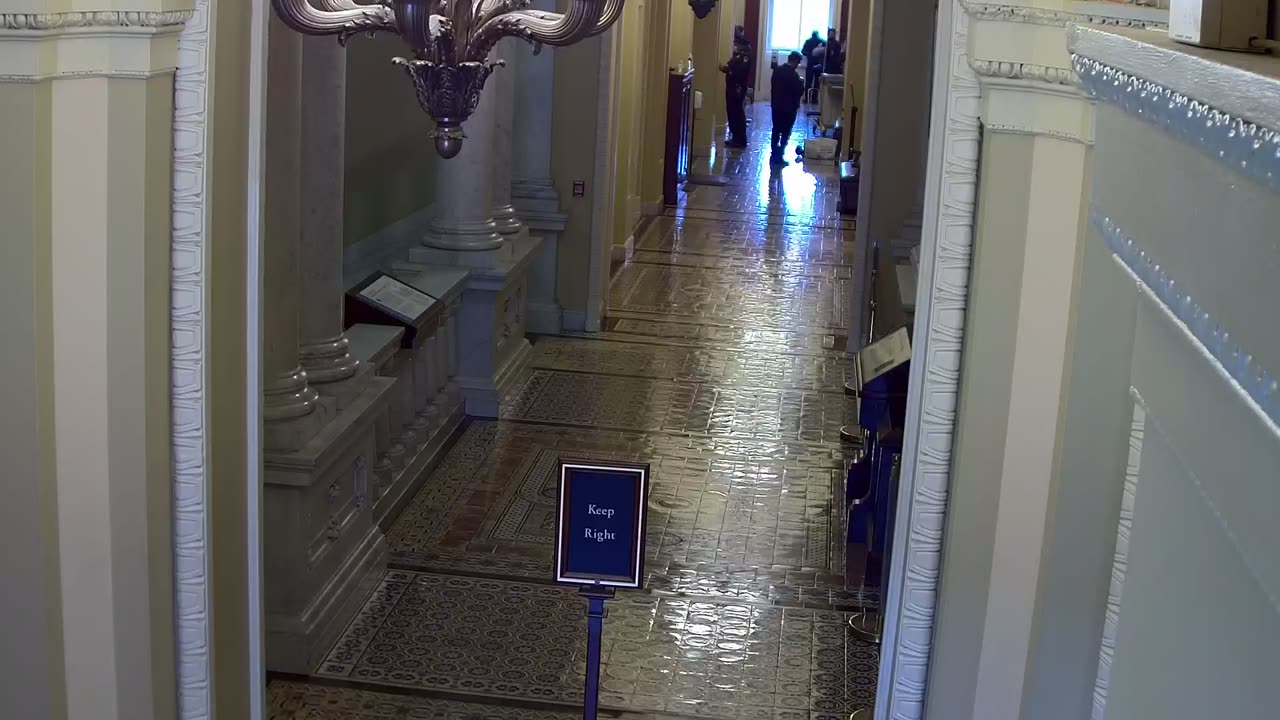 0305USCS03SenateGalleryWestnearS324_2021-01-06_11h40min00s820ms.mp4