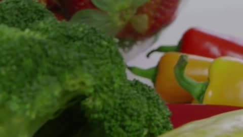 Think Eating Salads Helps You Lose Weight? Think Again!