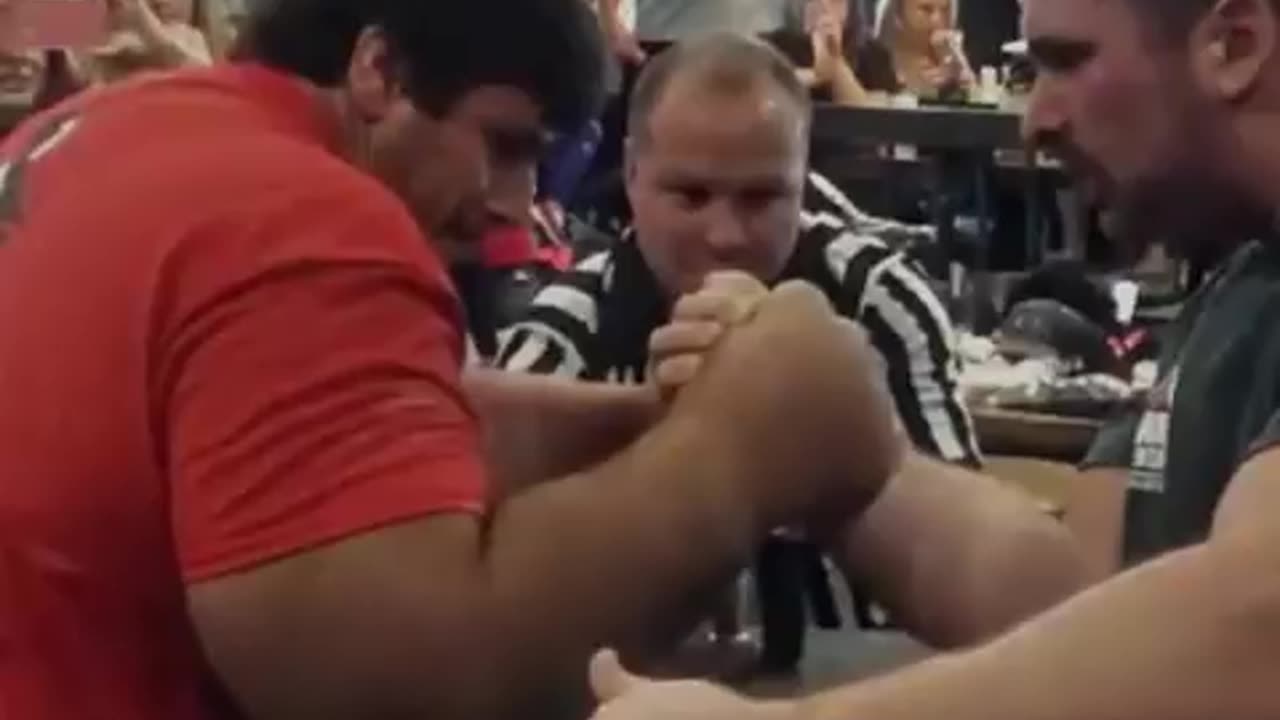 An arm wrestler with giant arms