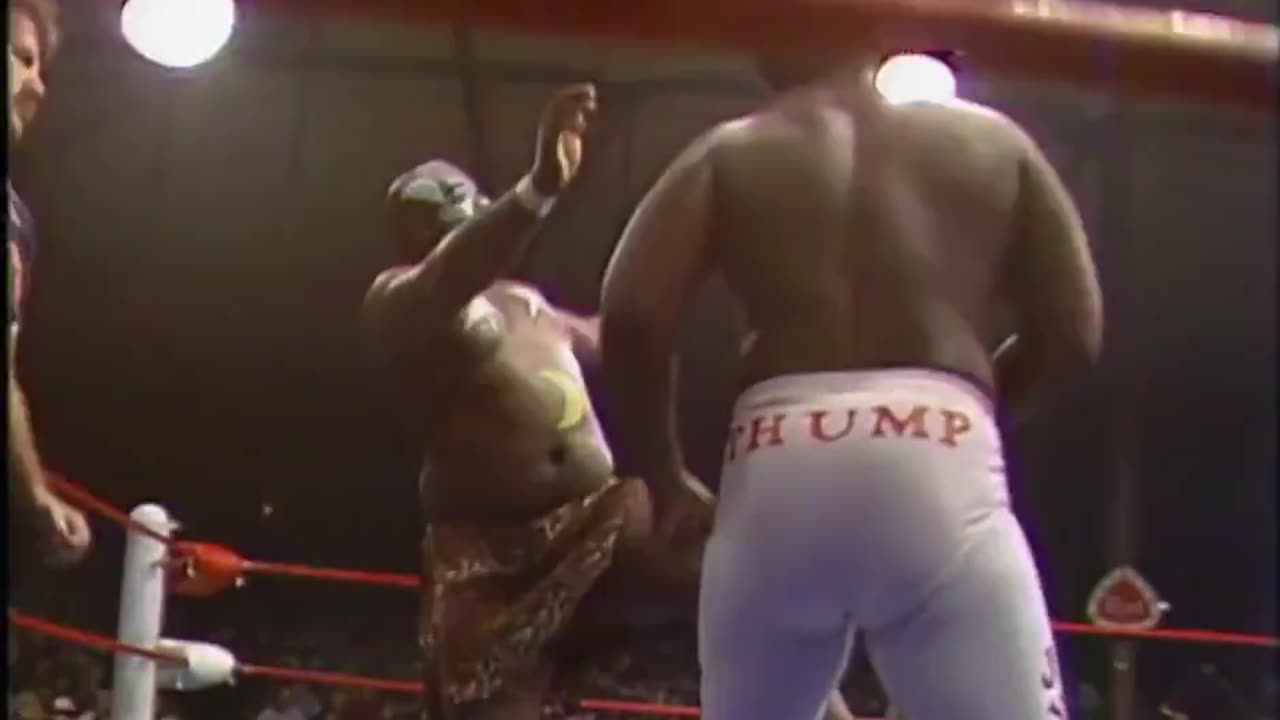 1983.10.20 - The Junkyard Dog vs Kamala - WCCW