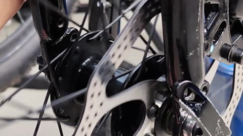 How to clean a bicycle brake disc without removing it