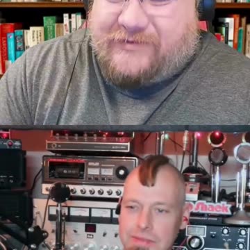 Kid Rock shows Jesse Watters what he’s going to be for Halloween 🎃 🤣