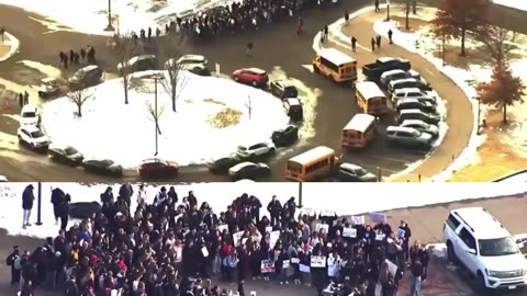 Học sinh trường trung học Maple Grove ở Minnesota vừa tổ chức cuộc biểu tình phản đối ICE