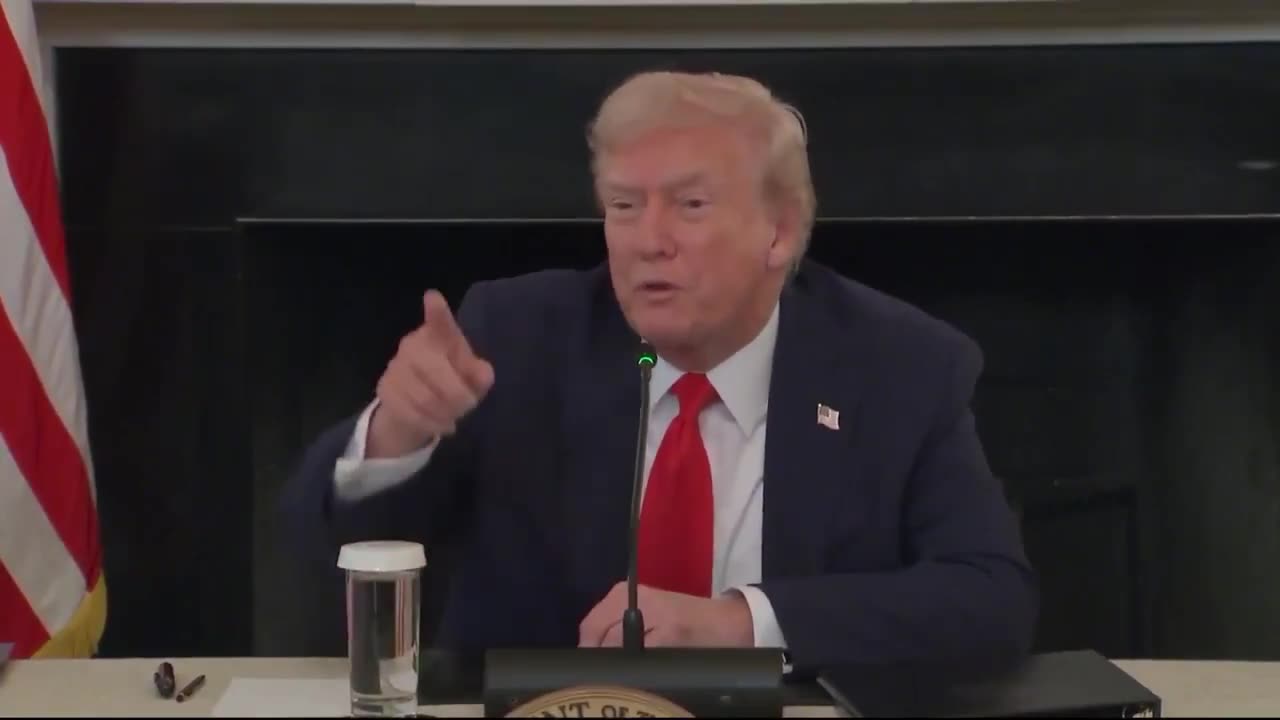 Trump completely teases CNN reporter and then ignores her