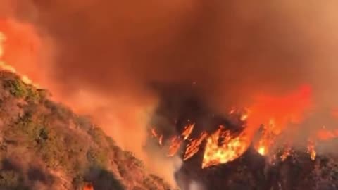 Crazy Footage of the Palisades Fires