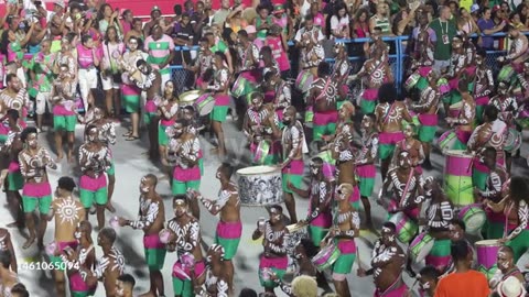 SAMBA DANCERS