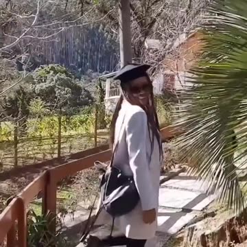 What's going on.....? 🙈 😂 😂 😄👍