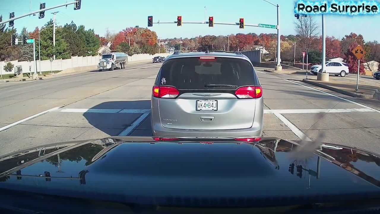 Just How? / Dashcam Car Accidents