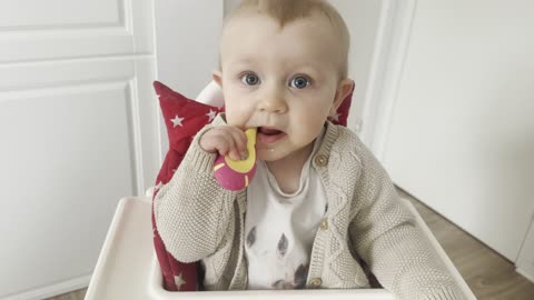 Baby Kayla Brushes Her Teeth All By Herself — Adorable Morning Milestone! 🪥💛