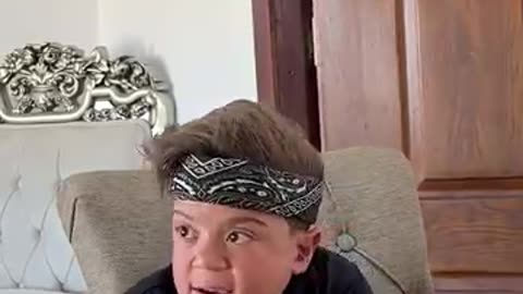 Funny Guy Video-19