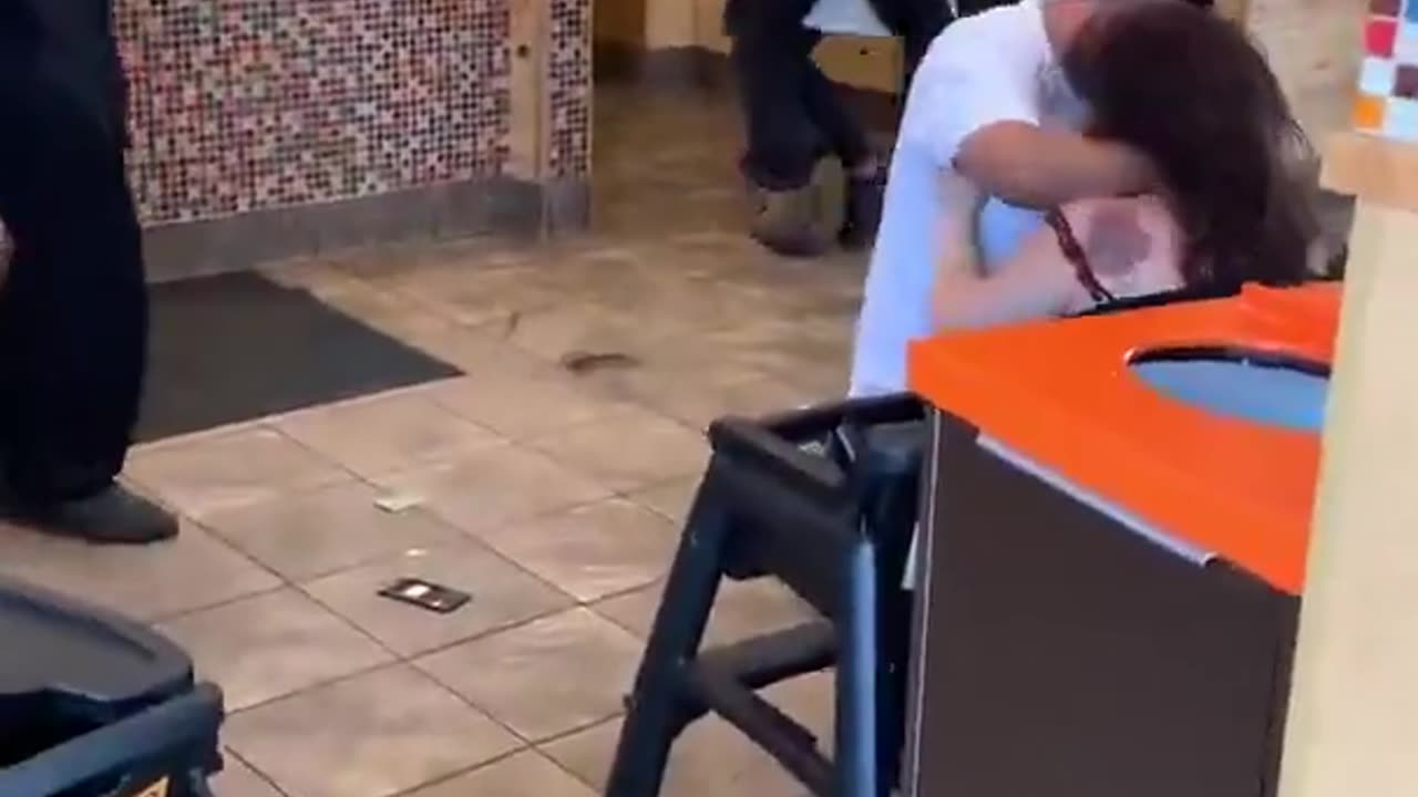 The Whole Popeyes Staff Jumped Her 😭