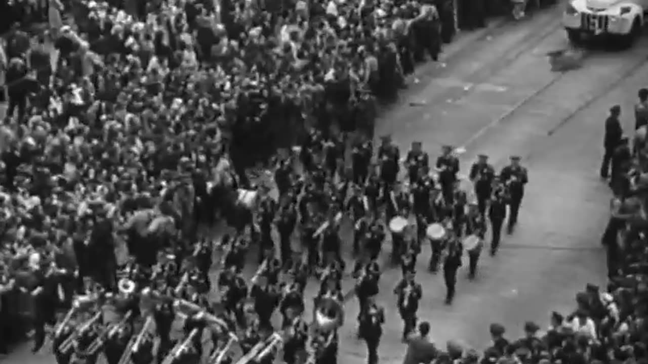 [AUTOMOBILE'S GOLDEN JUBILEE PARADE,... - [AUTOMOBILE'S GOLDEN JUBILEE PARADE, DETROIT] - fc-fc-4403