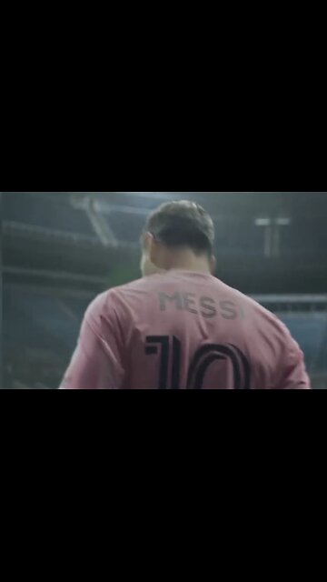 Lionel Messi Kick Field Goal with an ACTUAL Football