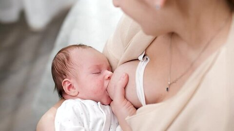 Breastfeeding Benefits Both Baby and Mom