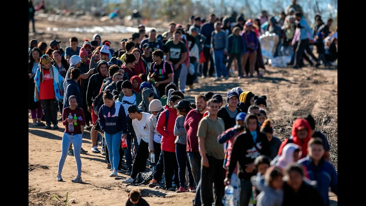 Hundreds of migrants waiting desperately at the border to enter the US