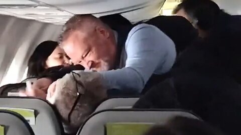 Alaska Airlines Passenger Grabs Woman's Hair, Refuses To Let Go… Flight Attendant Throat Punches Him