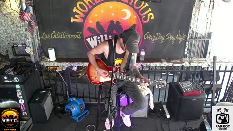 LIVE Music Everyday!