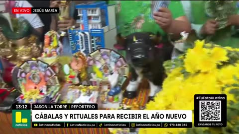 "Me voy a ir recargado": Feria ofrece rituales y baños de florecimiento para personas y vehículos