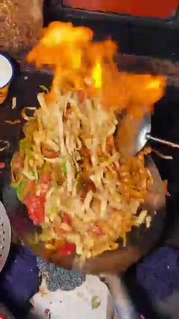 Datong’s fried knife-cut noodles tastes so fragrant. Local specialty food. Datong food. Douyin f