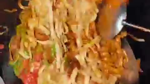 Datong’s fried knife-cut noodles tastes so fragrant. Local specialty food. Datong food. Douyin f
