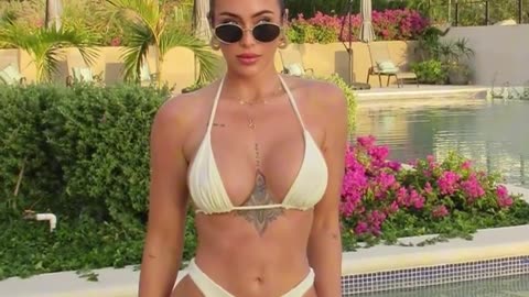 Cora Maay_ Dutch model & Instagram Sensation _ Biography & Infomation.