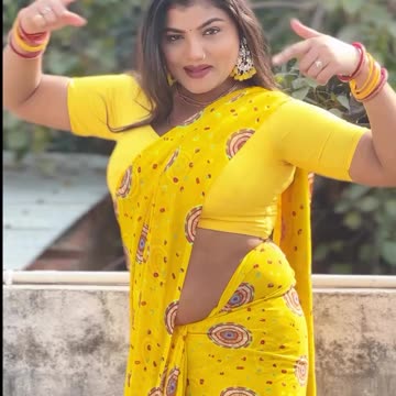 Bhabhi in yellow Saree ❤