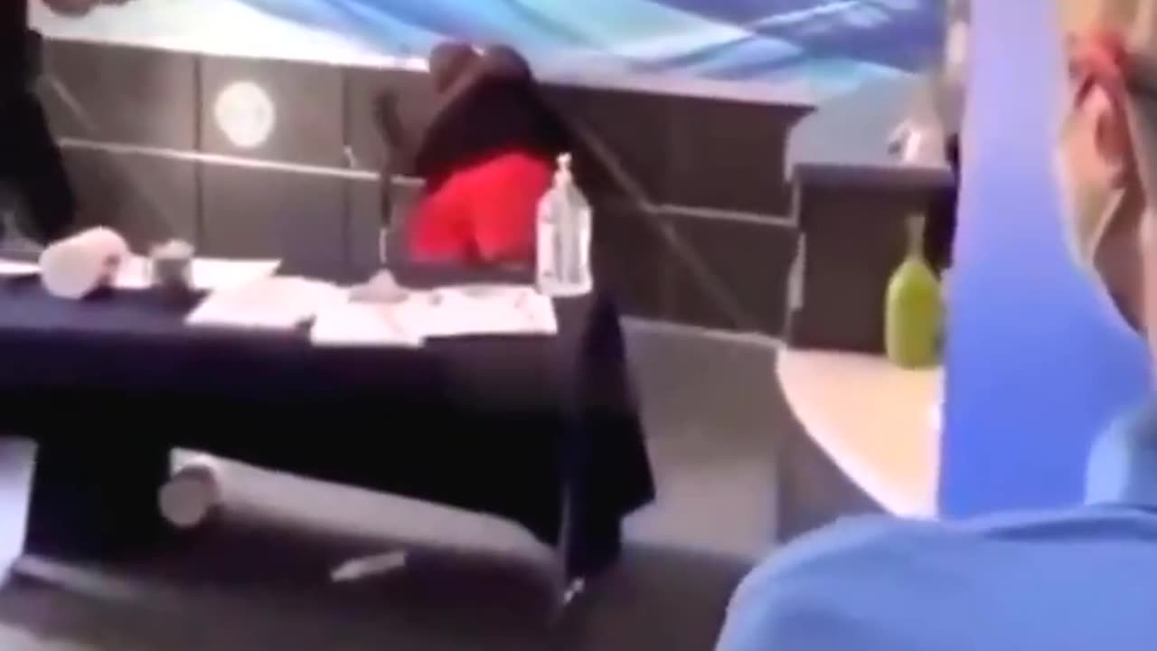 テーザー銃が効かない