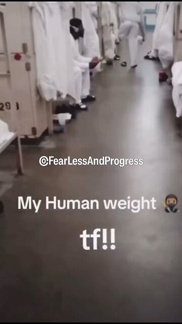 Clearly loves getting tossed 🥗😭