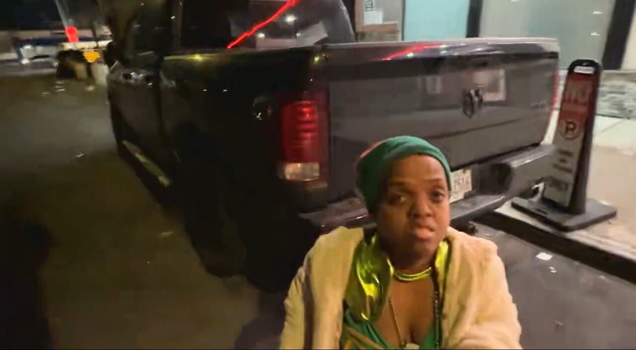 IP2 Stories - Suzi Who is a Midget Picks on a Clerk For Being an Illegal Immigrant