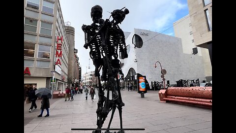 Street “art” in The Hague “the city of peace and justice”