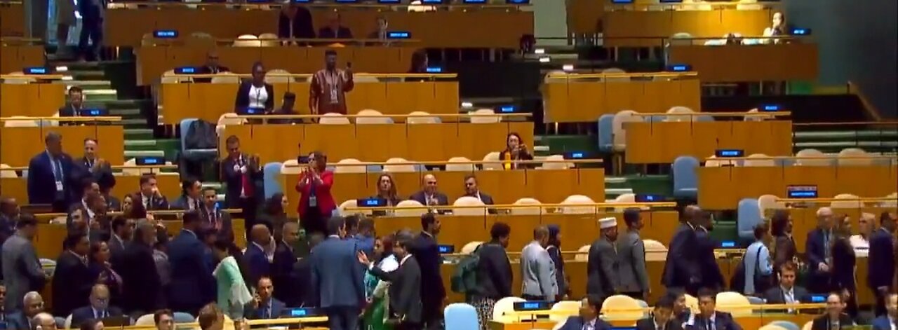Netanyahu's UN Speech Sparks Chaos: Delegations Boo & Walk Out!