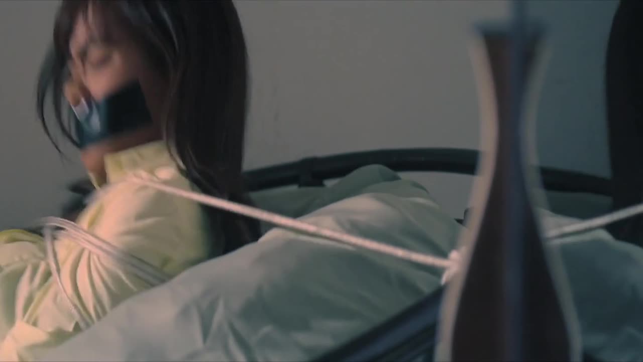 Stranger In The Dark 熟悉的陌生人