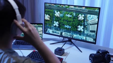 HubKey Gen2 Custom Shortcut Hub with Dual-4K Display by HubKey