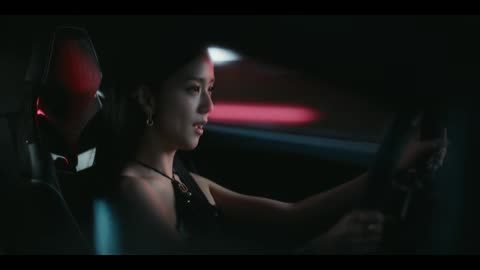 JISOO has released the music video to ‘earthquake