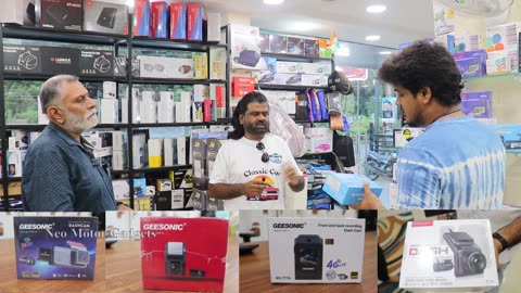 Which Dash Cam Is Best? Customer Tries Them Out with Showroom Expert Guidance. Detailed Video.
