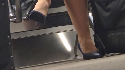 Alaska -Airlines heel popping shoeplay