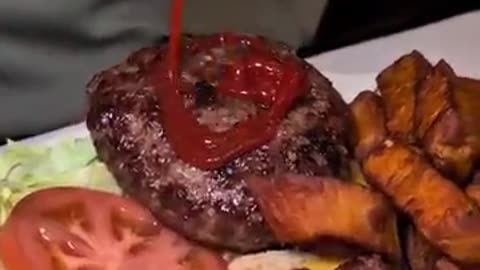 NYC’s BEST Burger?! Donovan’s Pub Woodside 🍔🔥 A Local Legend!