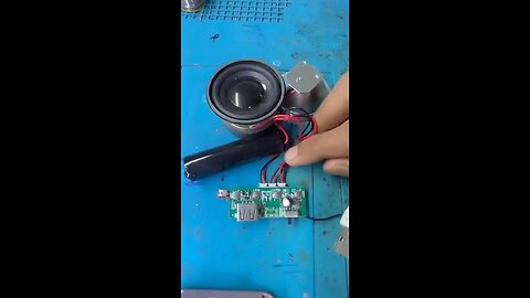 Charging Port Replacement - Step by Step 👨🔧| "Ghar Bethay Theek Karen Speaker 💰#shorts
