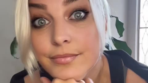 Será que é “legal” ensinar o padre a rezar a missa?? 🤔 #missa #padre #ideologia #armas #defesa