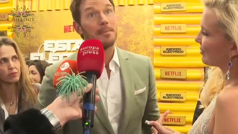 Millie Bobby Brown & Chris Pratt Hilariously Struggle with Spanish at The Electric State Interview