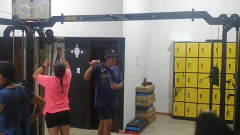 “Fuego en el Pecho y los Tríceps de hevy duty, Circuito con Lastre Extremo