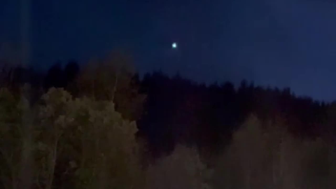 👽🔦 UFO Orb Scans Forest with Mysterious Light! | TheTruthAbove